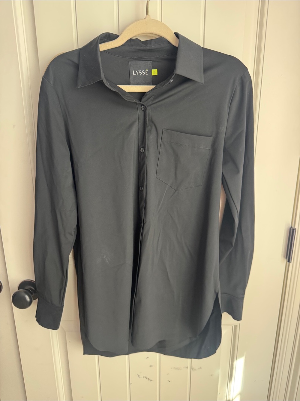 Lysse Womens Long black Dress Shirt with Chest Pocket Size Small